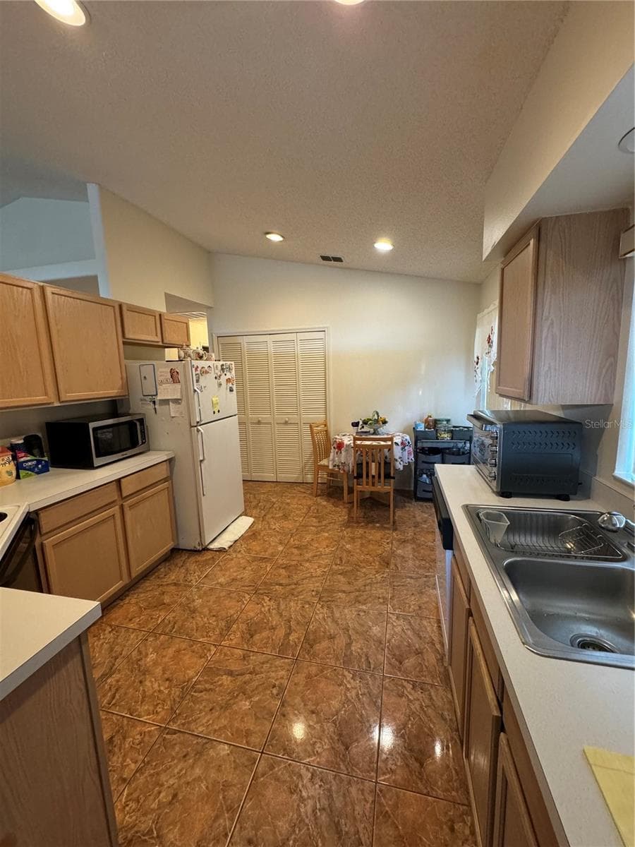 105 CATTAIL COURT — photo 13 of 33