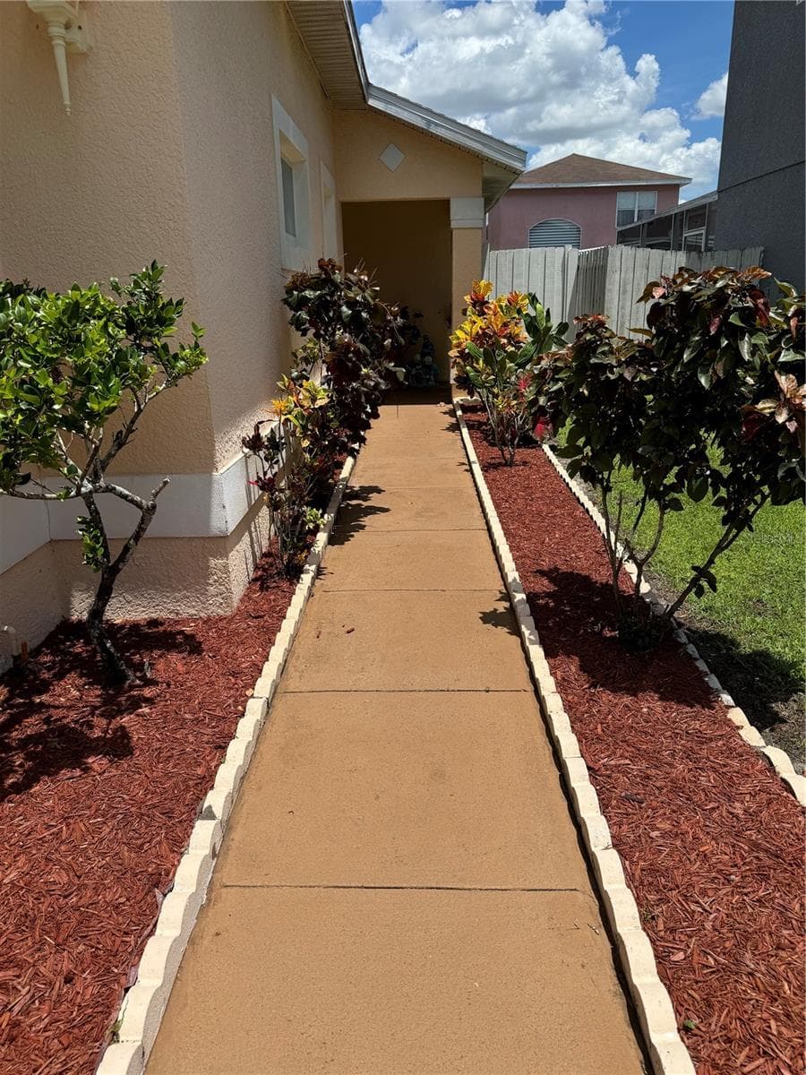 105 CATTAIL COURT — photo 7 of 33