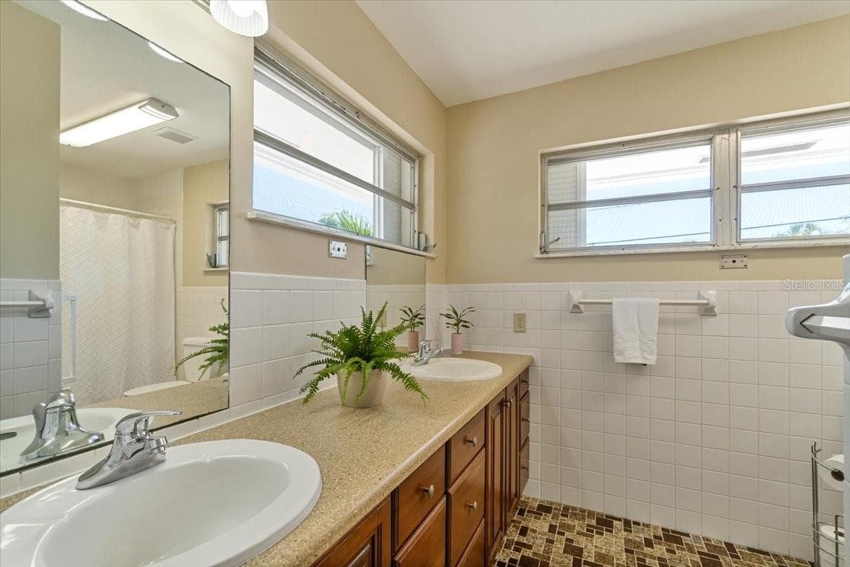 29051 MAGNOLIA LANE — photo 12 of 27
