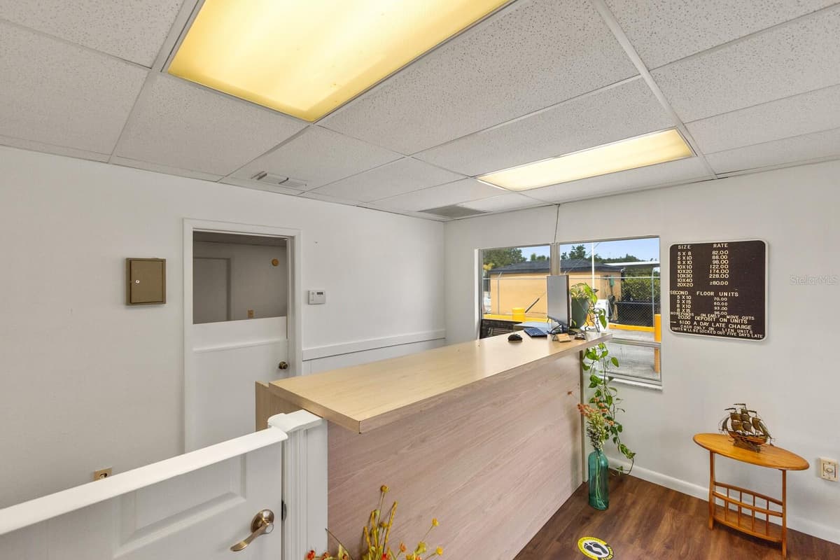 5550 15TH STREET — photo 3 of 28
