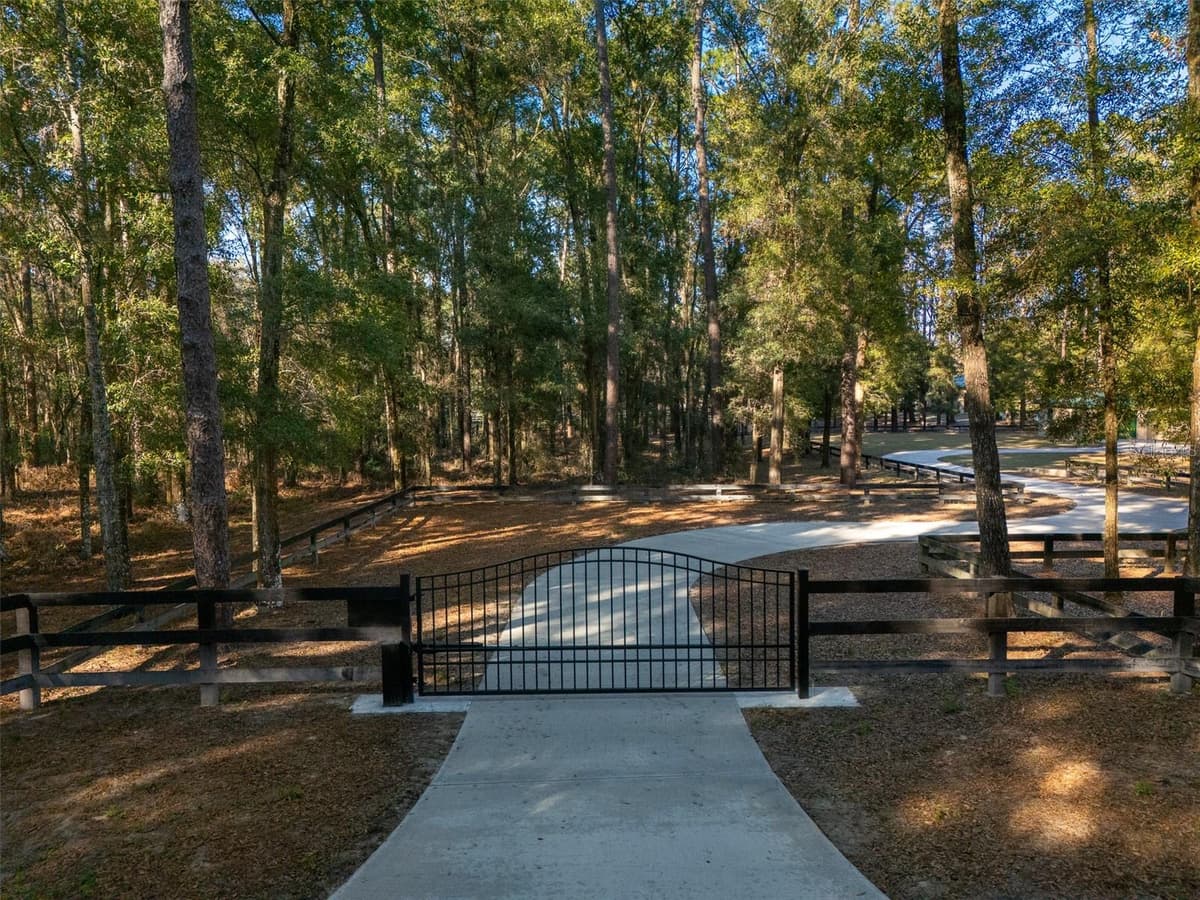 3 CARRY BACK ROAD — photo 24 of 37