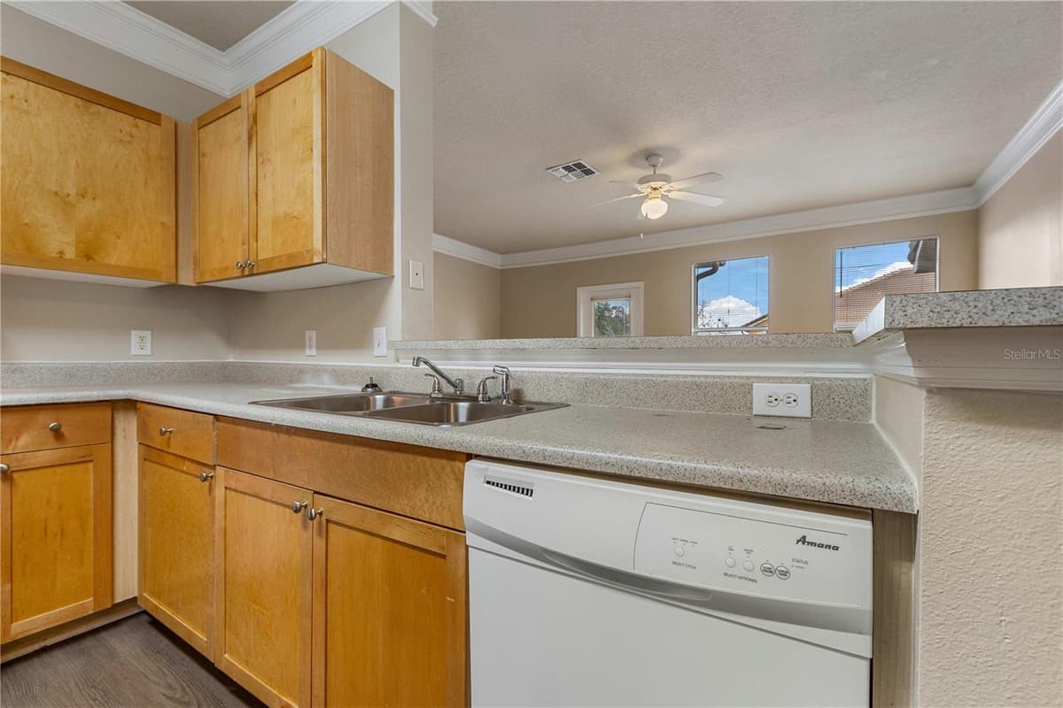 8849 VILLA VIEW CIRCLE — photo 4 of 13