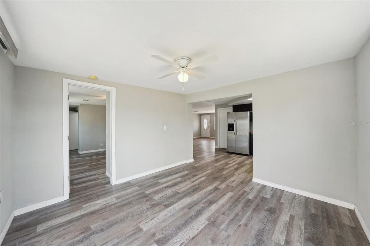 3207 COLDWELL DRIVE — photo 28 of 44