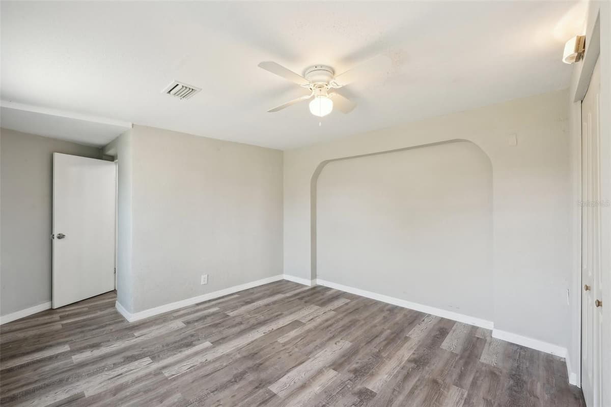 3207 COLDWELL DRIVE — photo 30 of 44