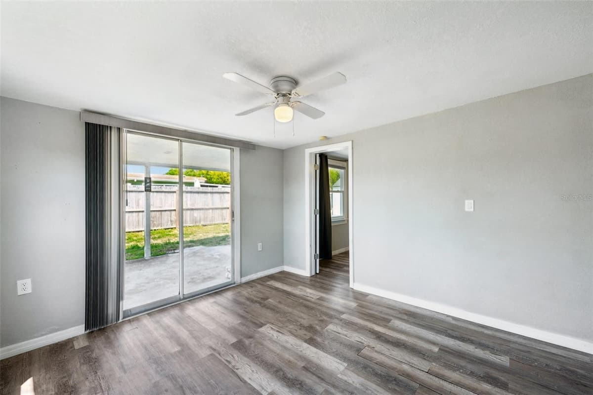 3207 COLDWELL DRIVE — photo 27 of 44
