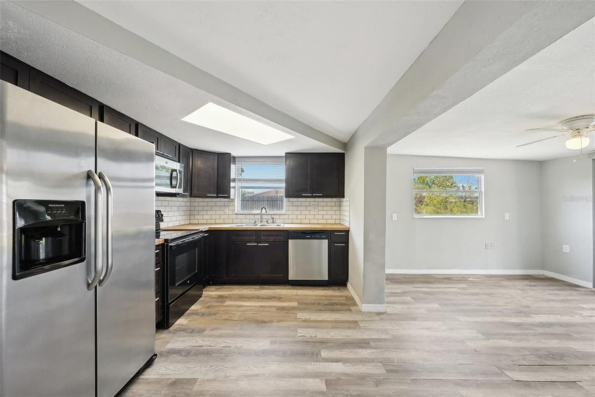 3207 COLDWELL DRIVE — photo 14 of 44