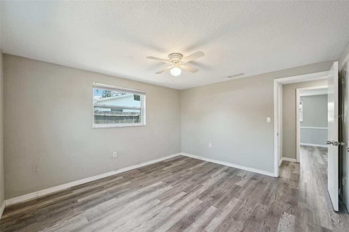 3207 COLDWELL DRIVE — photo 24 of 44