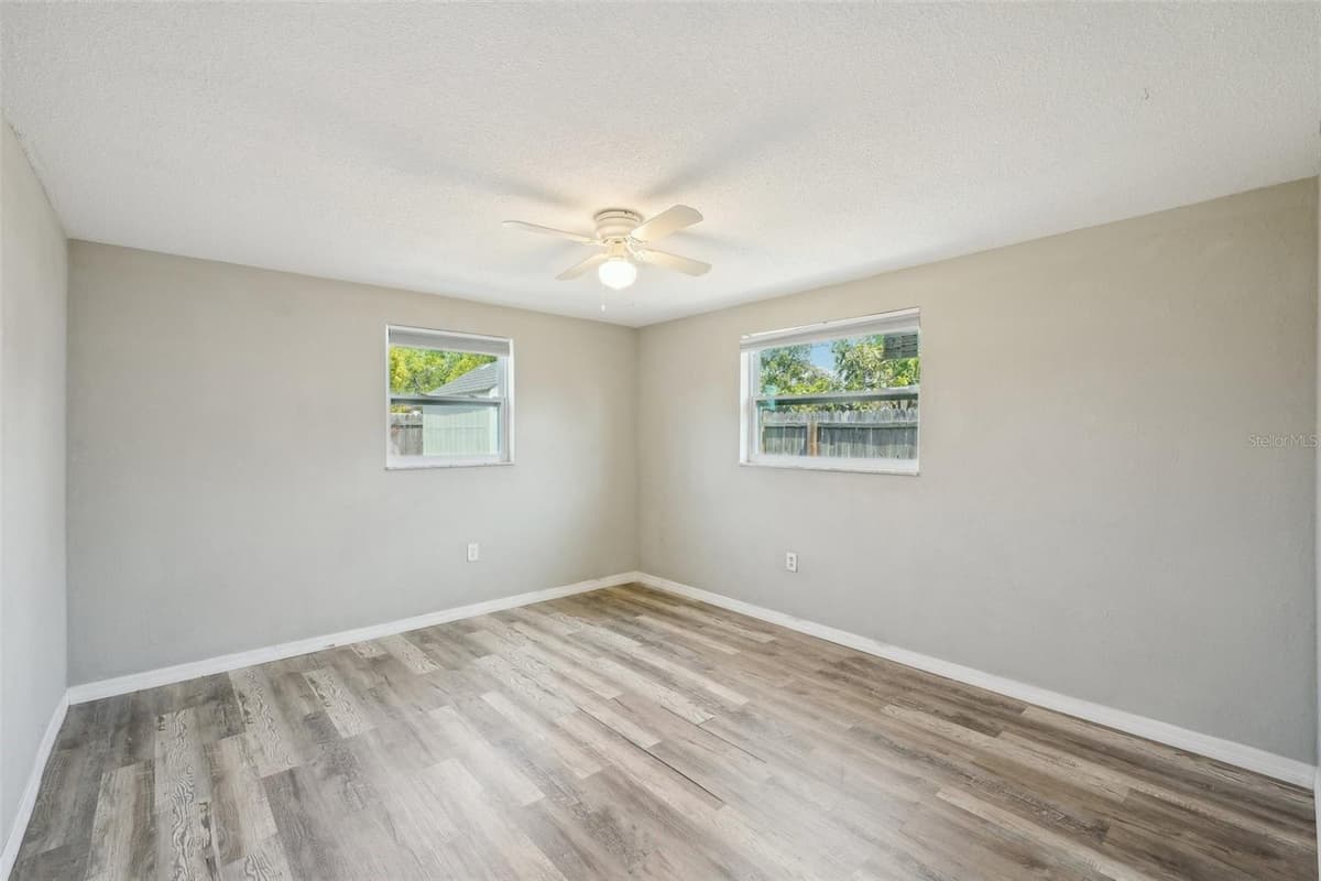 3207 COLDWELL DRIVE — photo 23 of 44