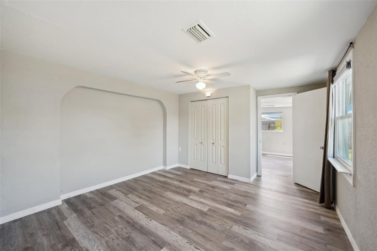 3207 COLDWELL DRIVE — photo 32 of 44