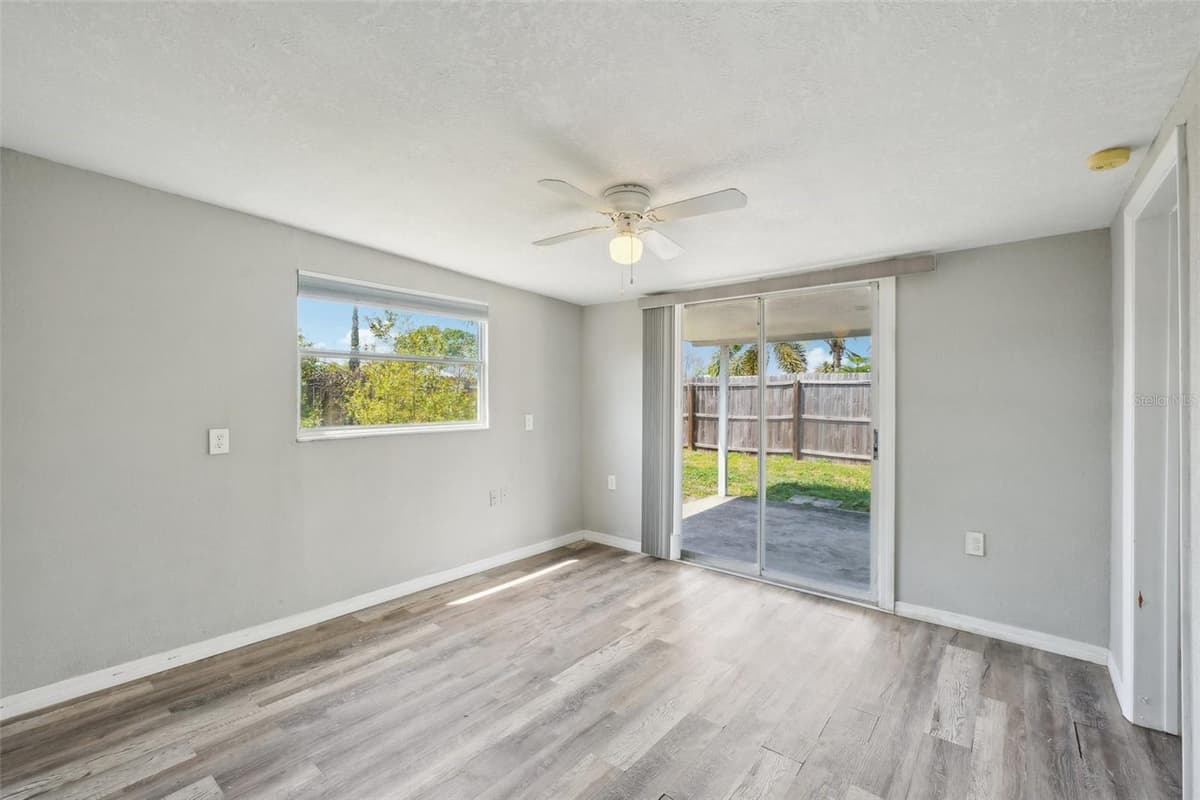 3207 COLDWELL DRIVE — photo 26 of 44