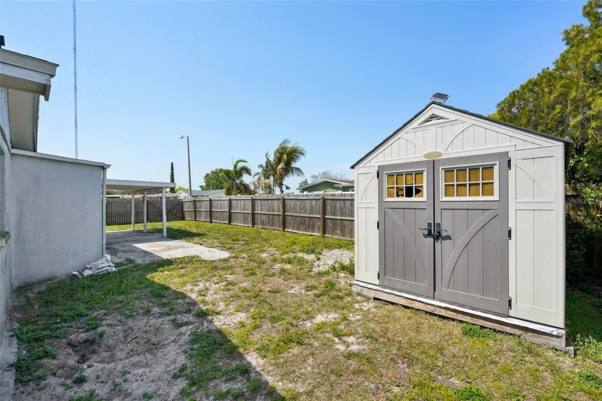 3207 COLDWELL DRIVE — photo 42 of 44
