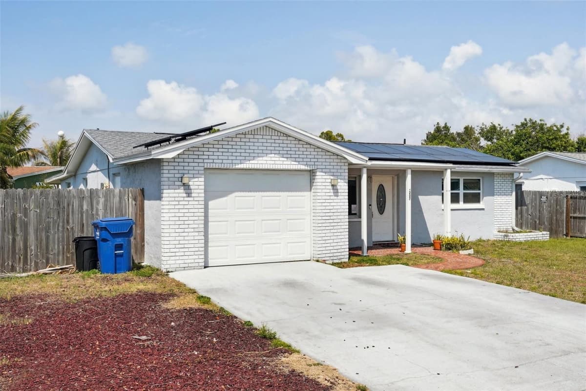 3207 COLDWELL DRIVE — photo 4 of 44