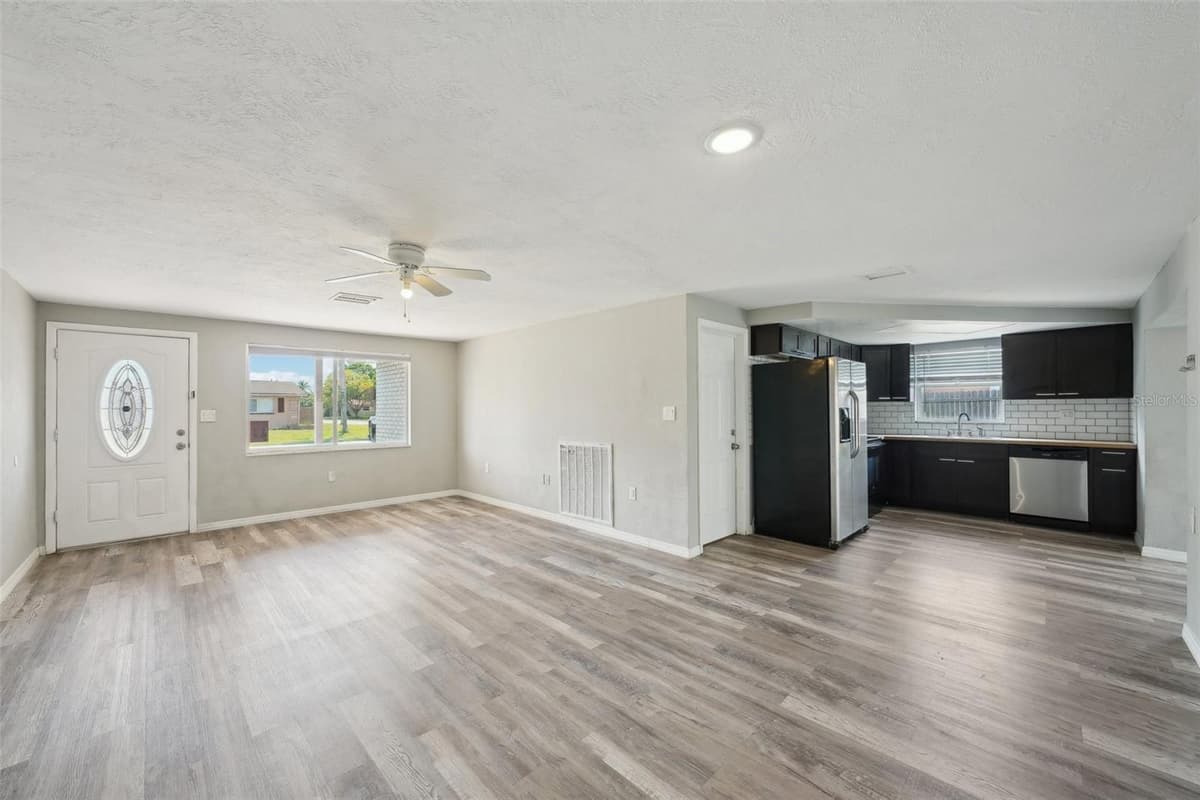 3207 COLDWELL DRIVE — photo 12 of 44