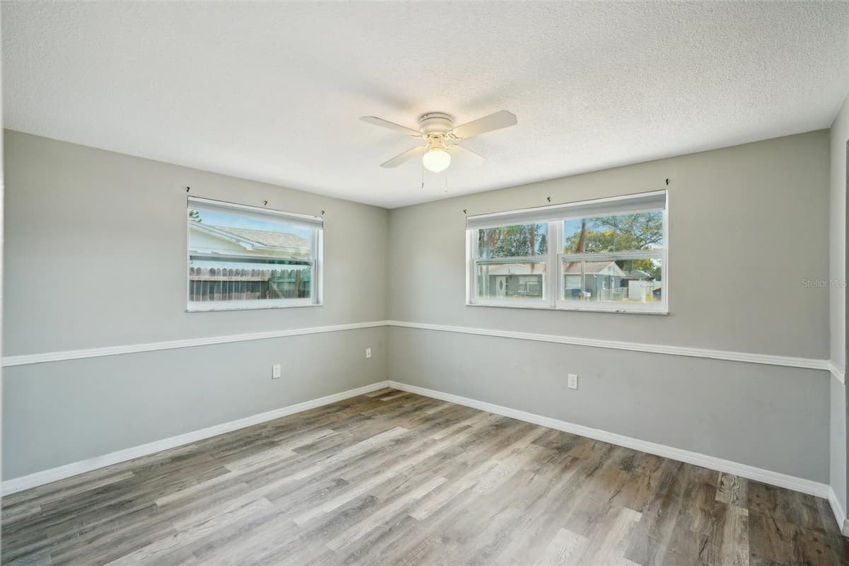 3207 COLDWELL DRIVE — photo 33 of 44