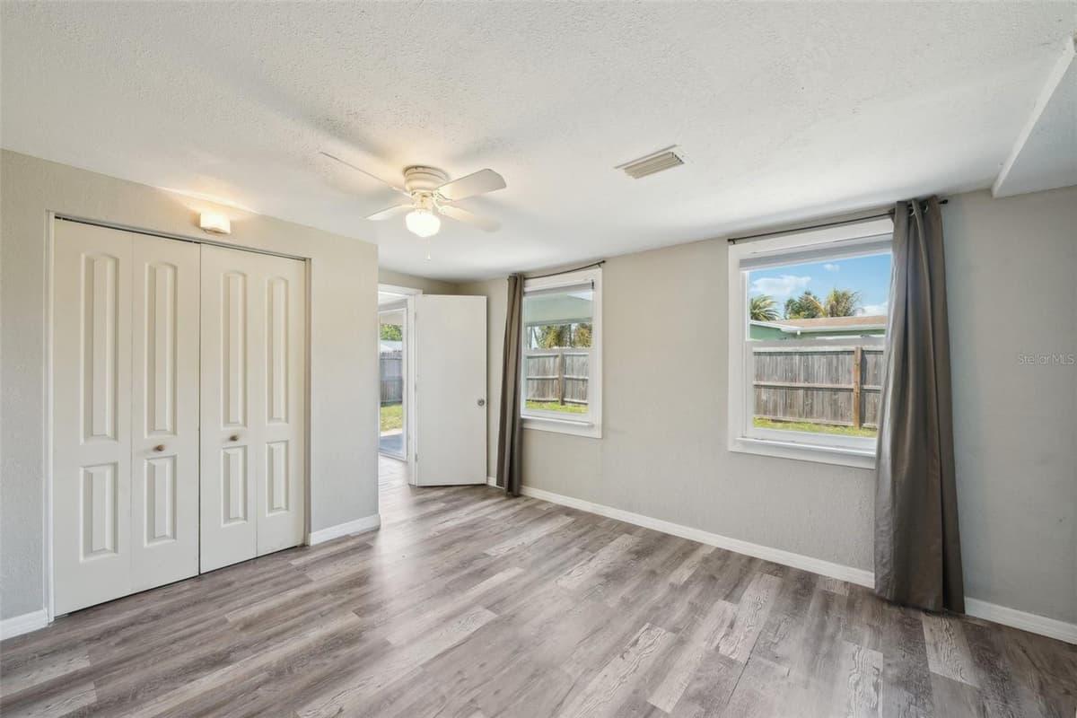 3207 COLDWELL DRIVE — photo 31 of 44