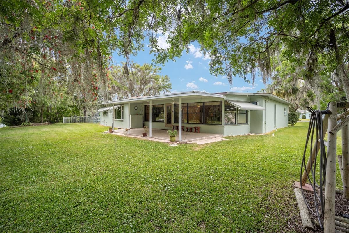 12180 MAPLE STREET — photo 74 of 75