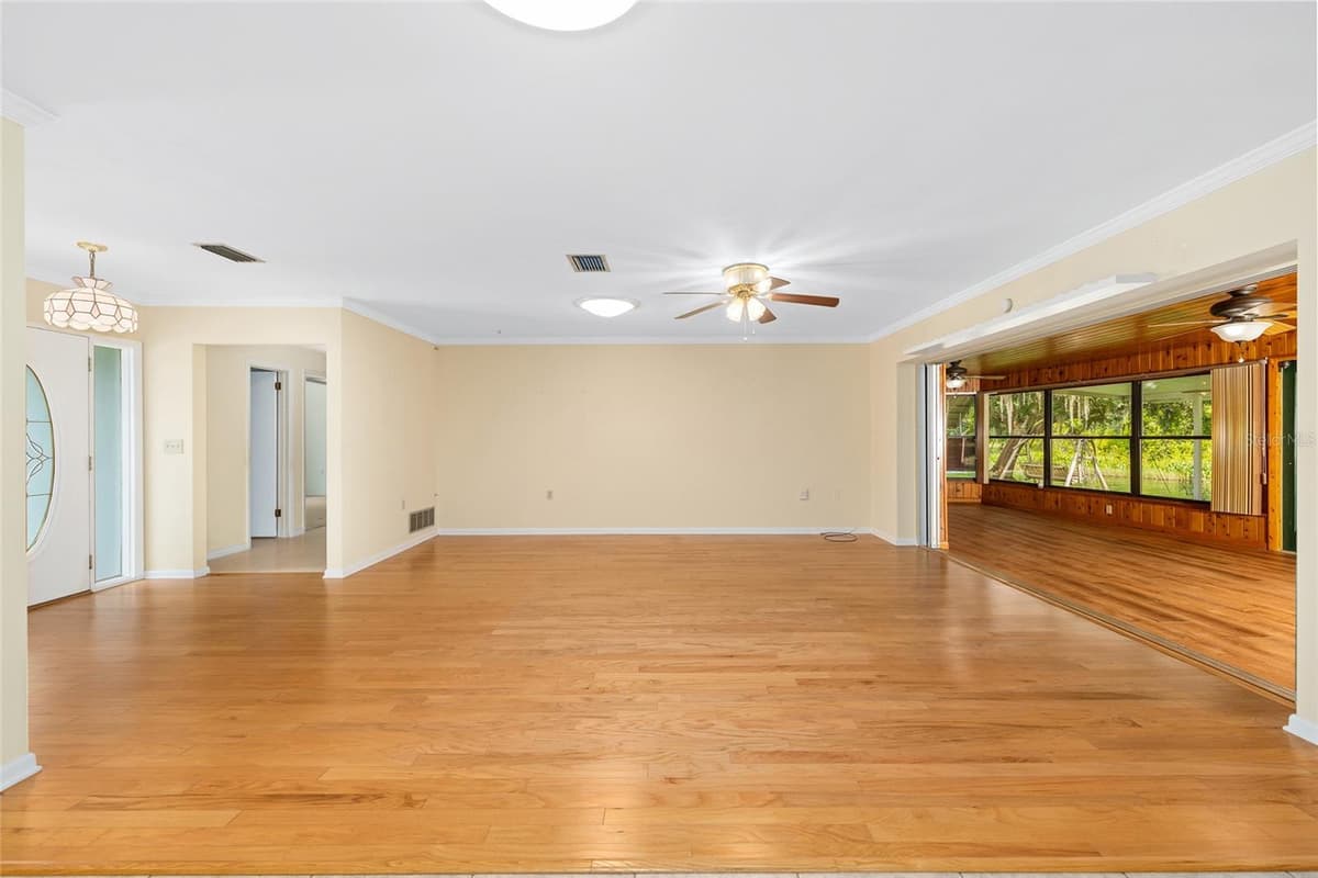 12180 MAPLE STREET — photo 16 of 75