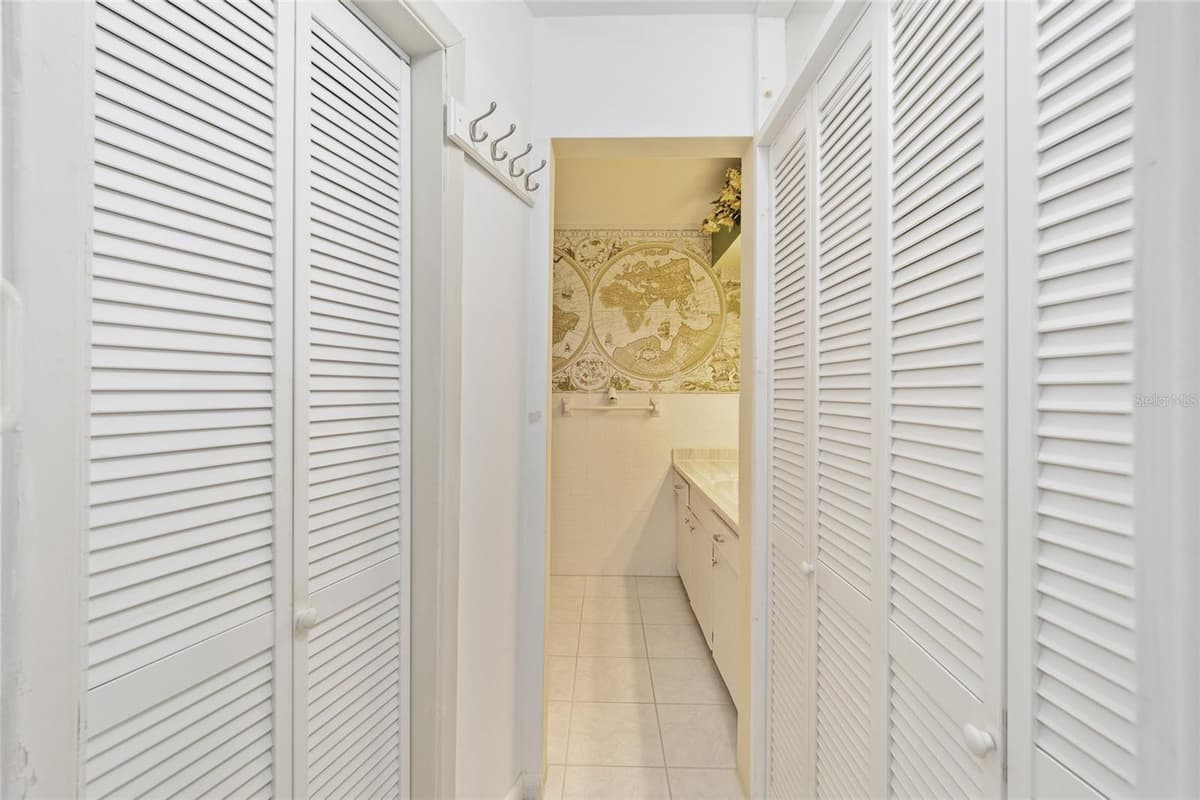 12180 MAPLE STREET — photo 34 of 75