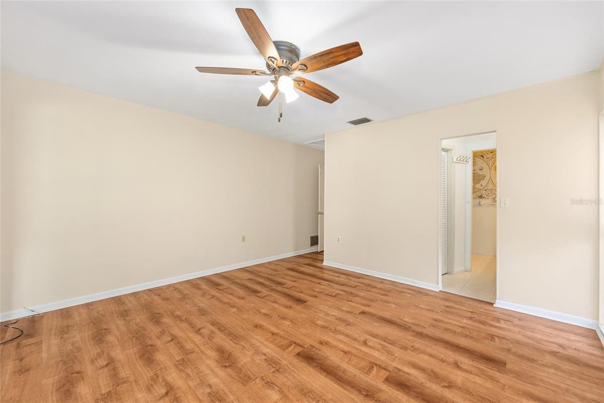 12180 MAPLE STREET — photo 33 of 75