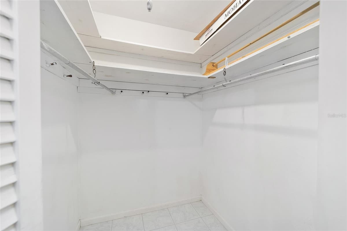 12180 MAPLE STREET — photo 37 of 75