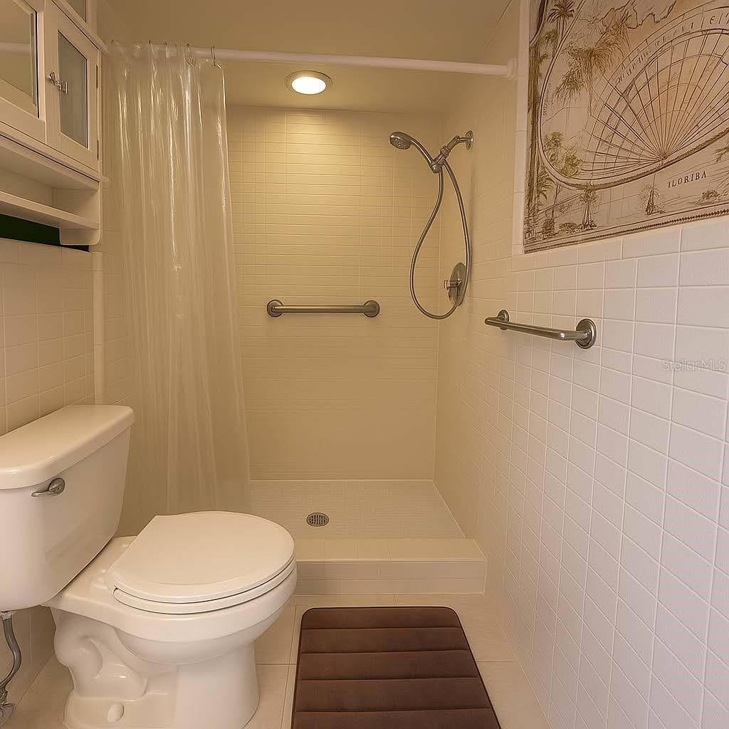 12180 MAPLE STREET — photo 35 of 75