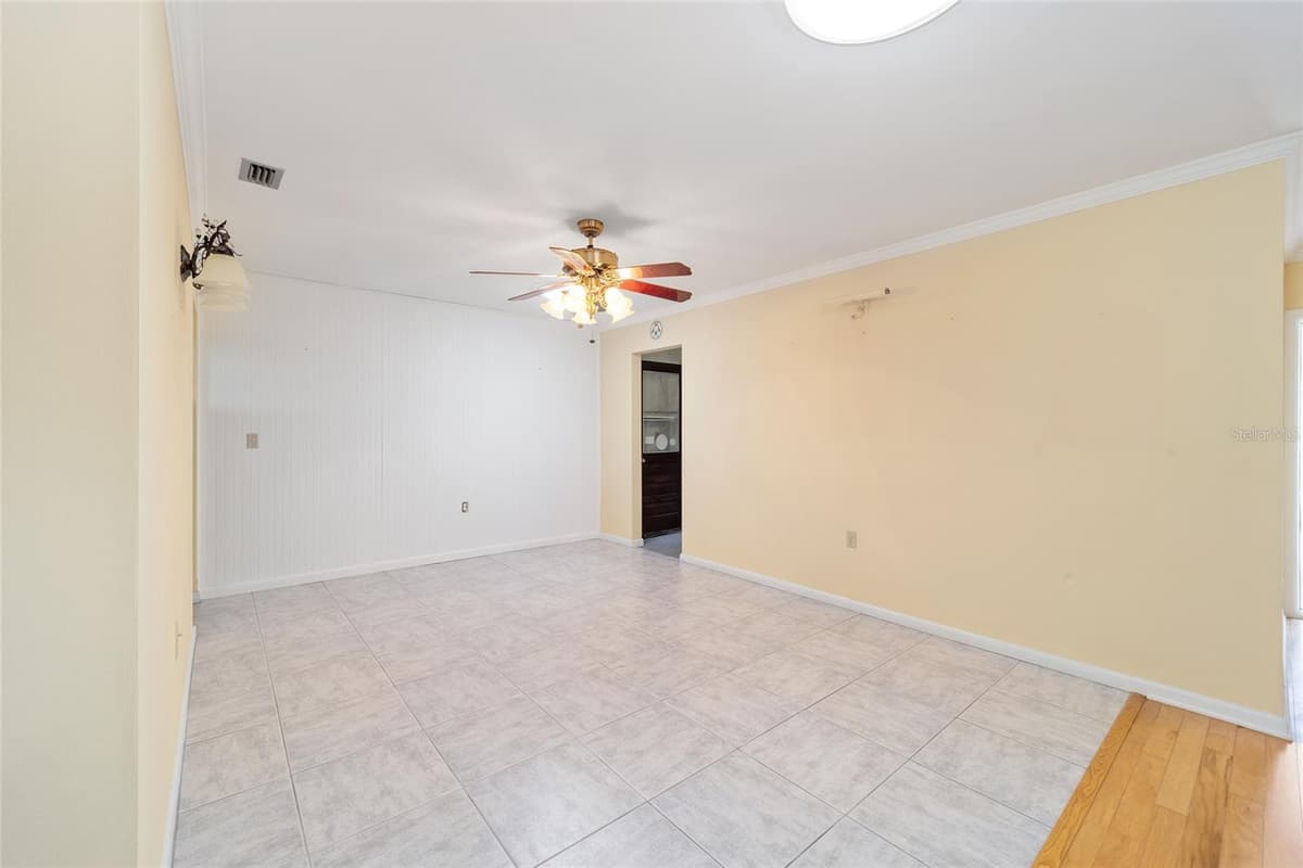 12180 MAPLE STREET — photo 22 of 75