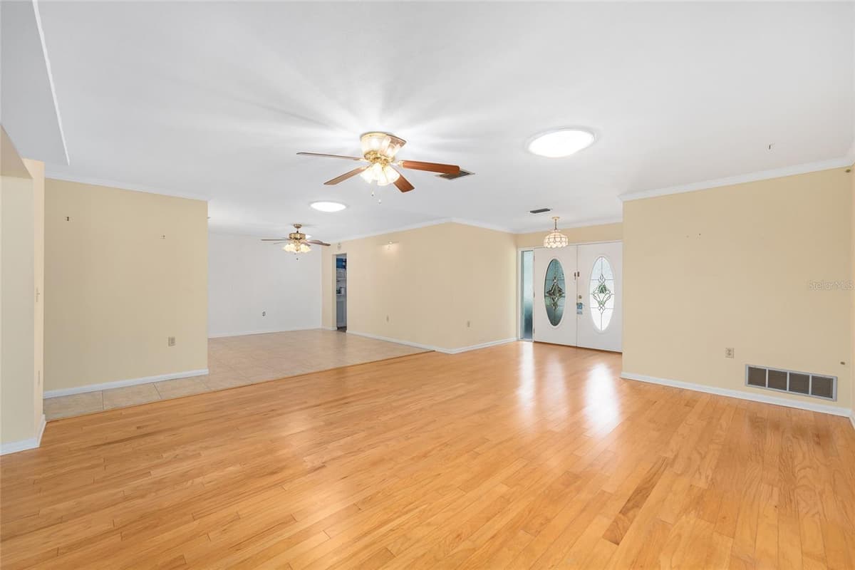 12180 MAPLE STREET — photo 19 of 75