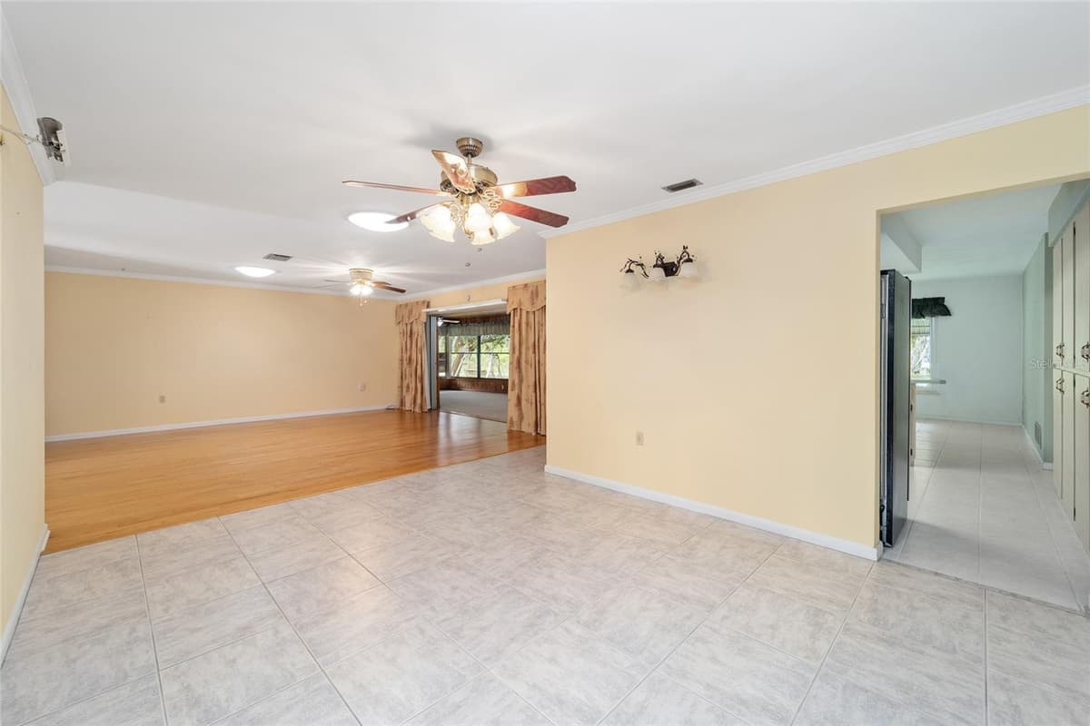 12180 MAPLE STREET — photo 23 of 75