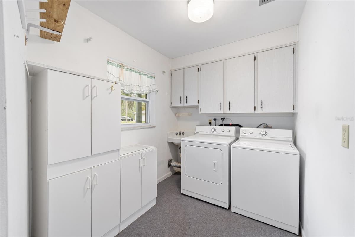 12180 MAPLE STREET — photo 46 of 75