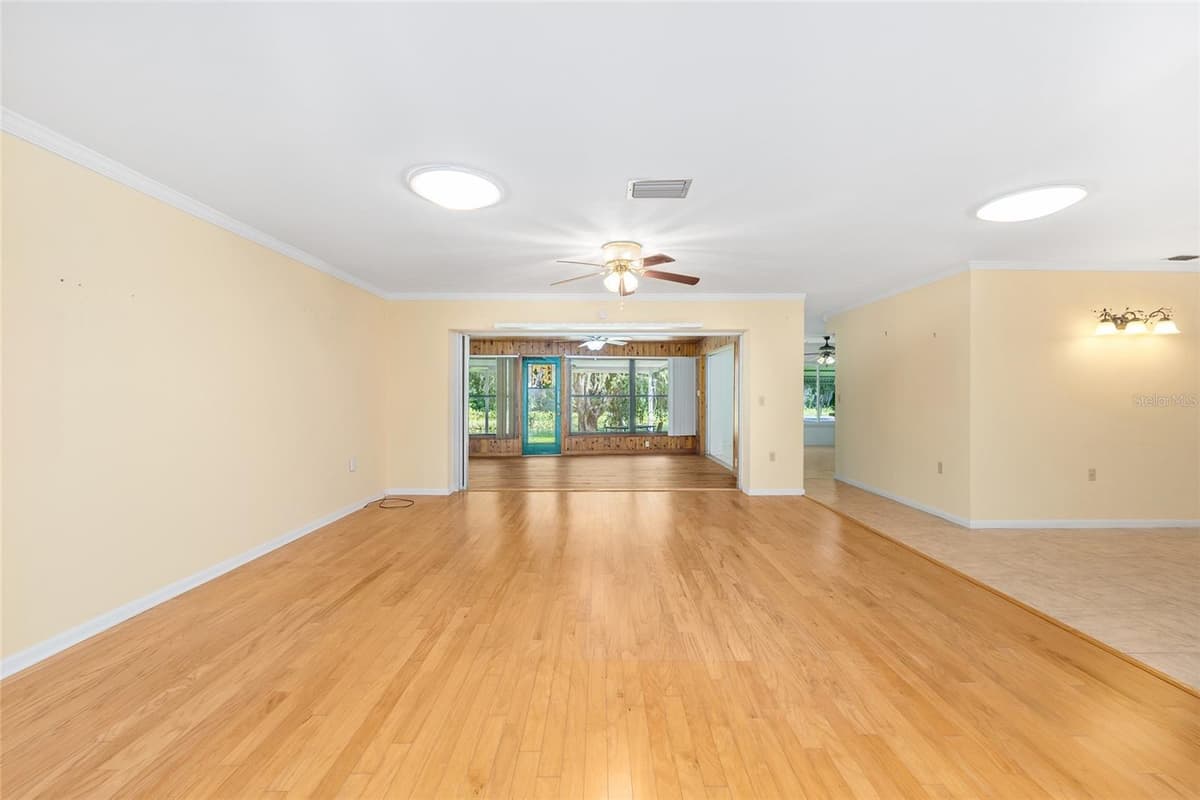12180 MAPLE STREET — photo 15 of 75