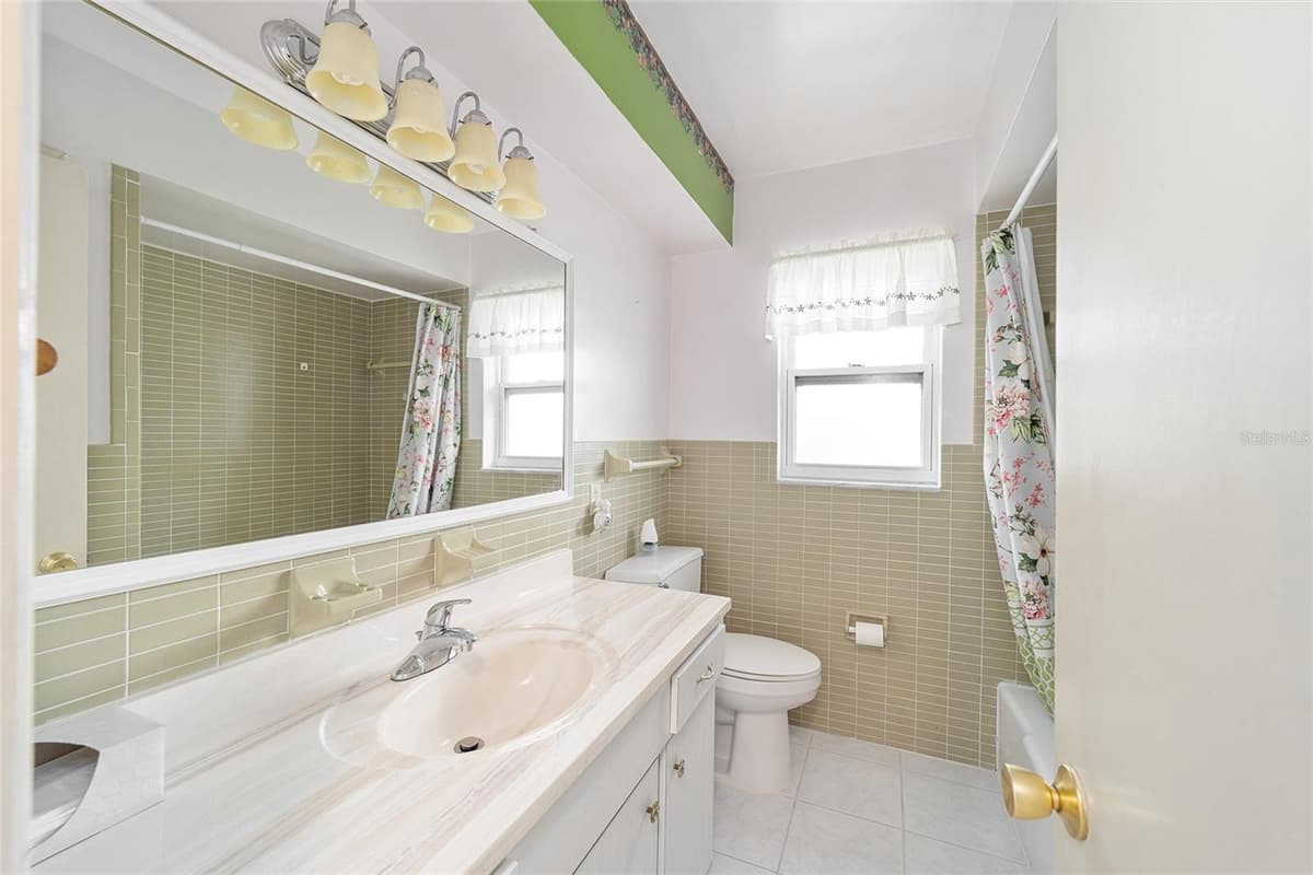 12180 MAPLE STREET — photo 43 of 75