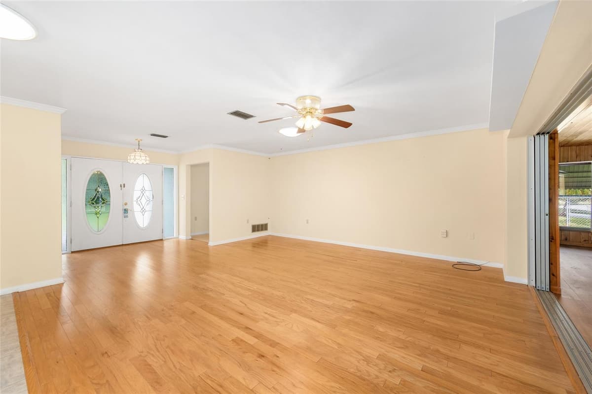 12180 MAPLE STREET — photo 17 of 75