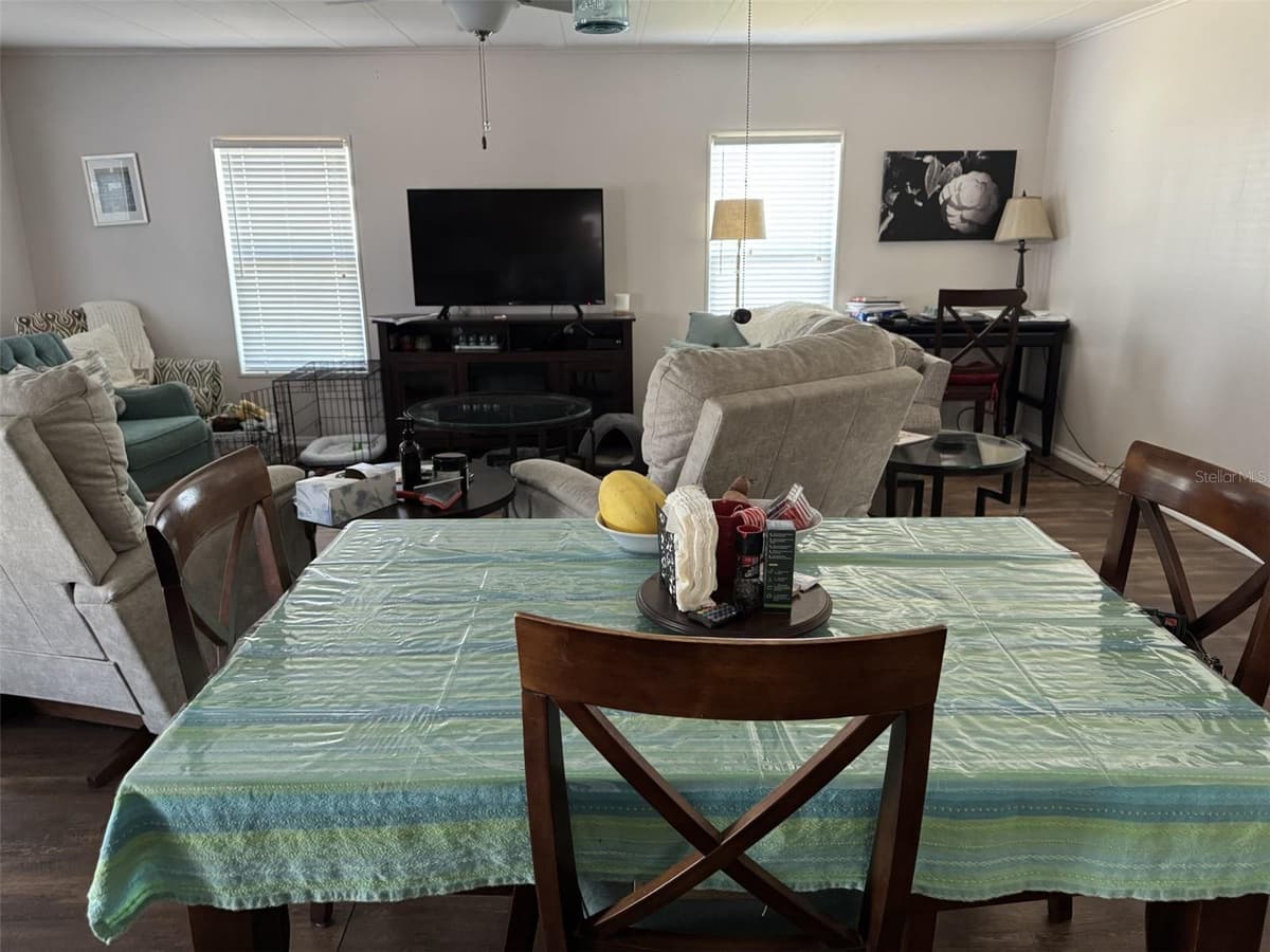 8689 BREEZE HILL DRIVE — photo 34 of 37