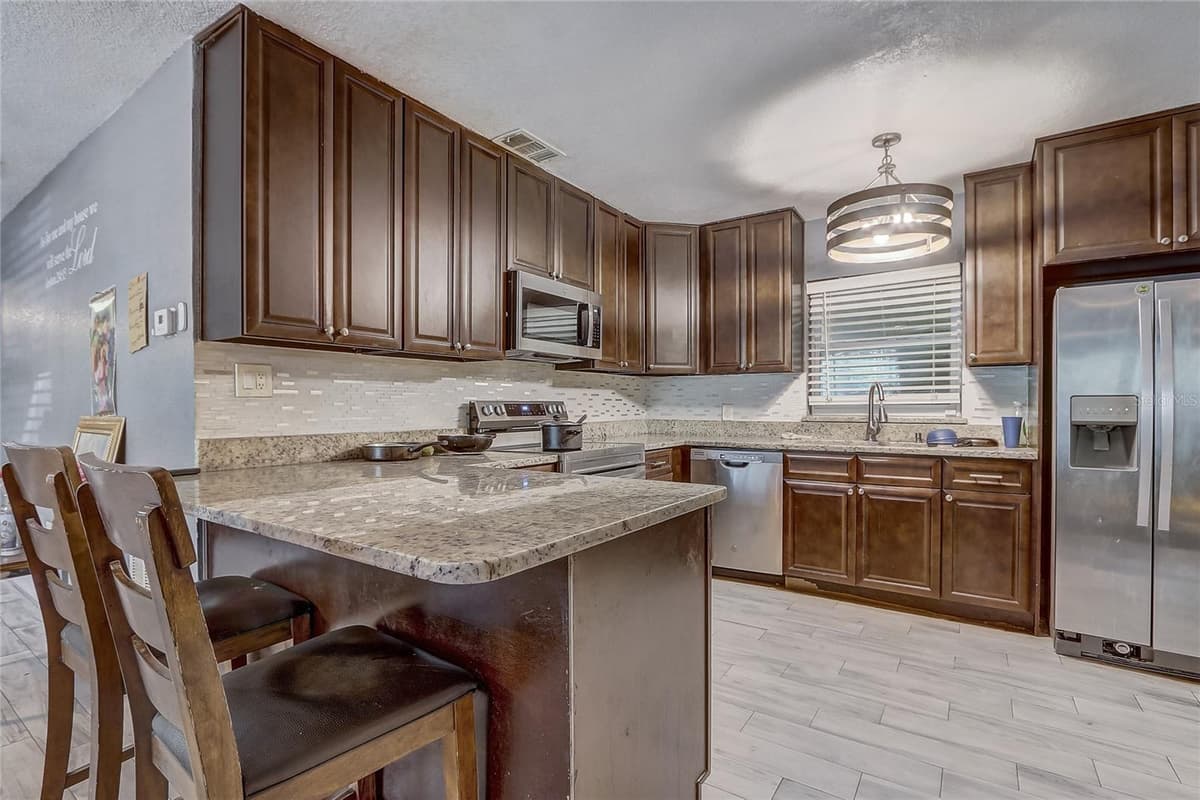 243 MARTIN STREET — photo 10 of 26