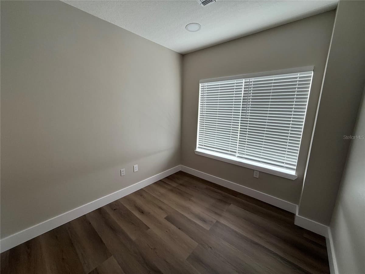 3699 AIRFIELD DRIVE — photo 3 of 7