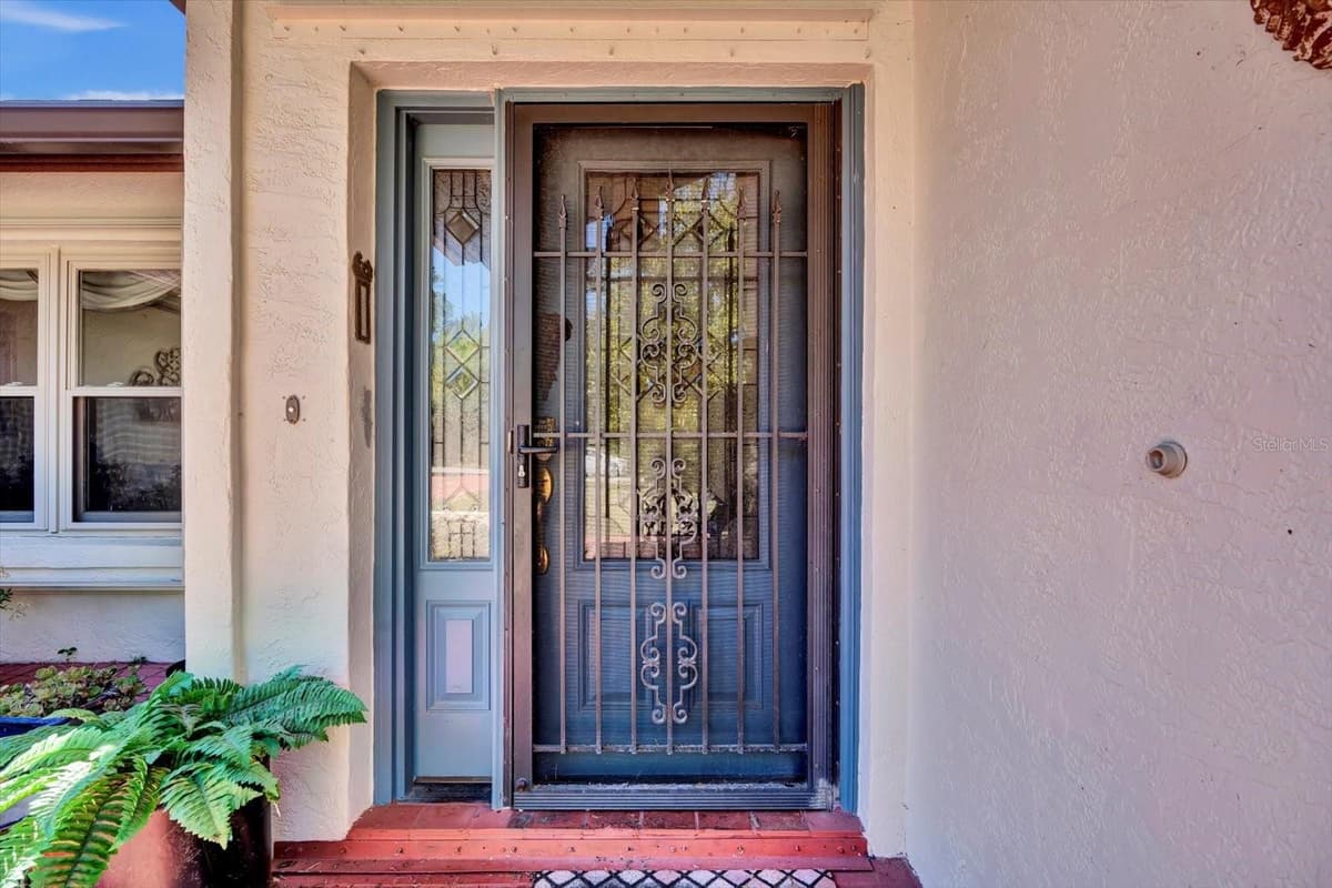 105 COLECHESTER LANE — photo 4 of 64
