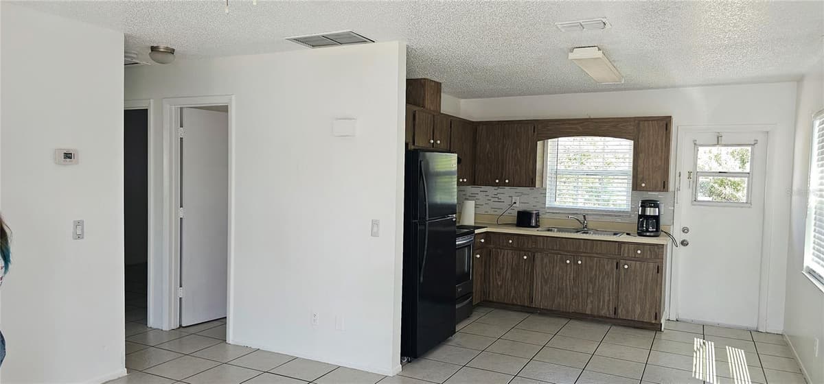 12048 HENLEY AVENUE — photo 4 of 10