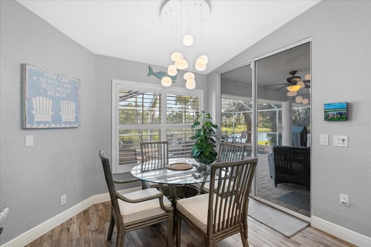 1091 ROTONDA CIRCLE — photo 18 of 54