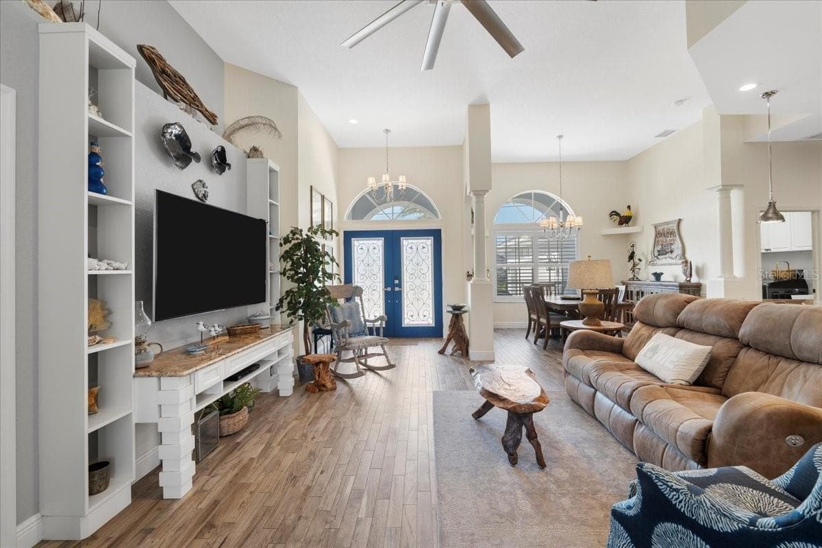 1091 ROTONDA CIRCLE — photo 20 of 54