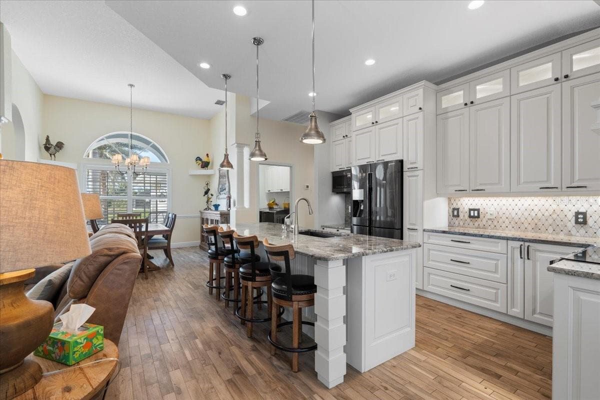 1091 ROTONDA CIRCLE — photo 22 of 54