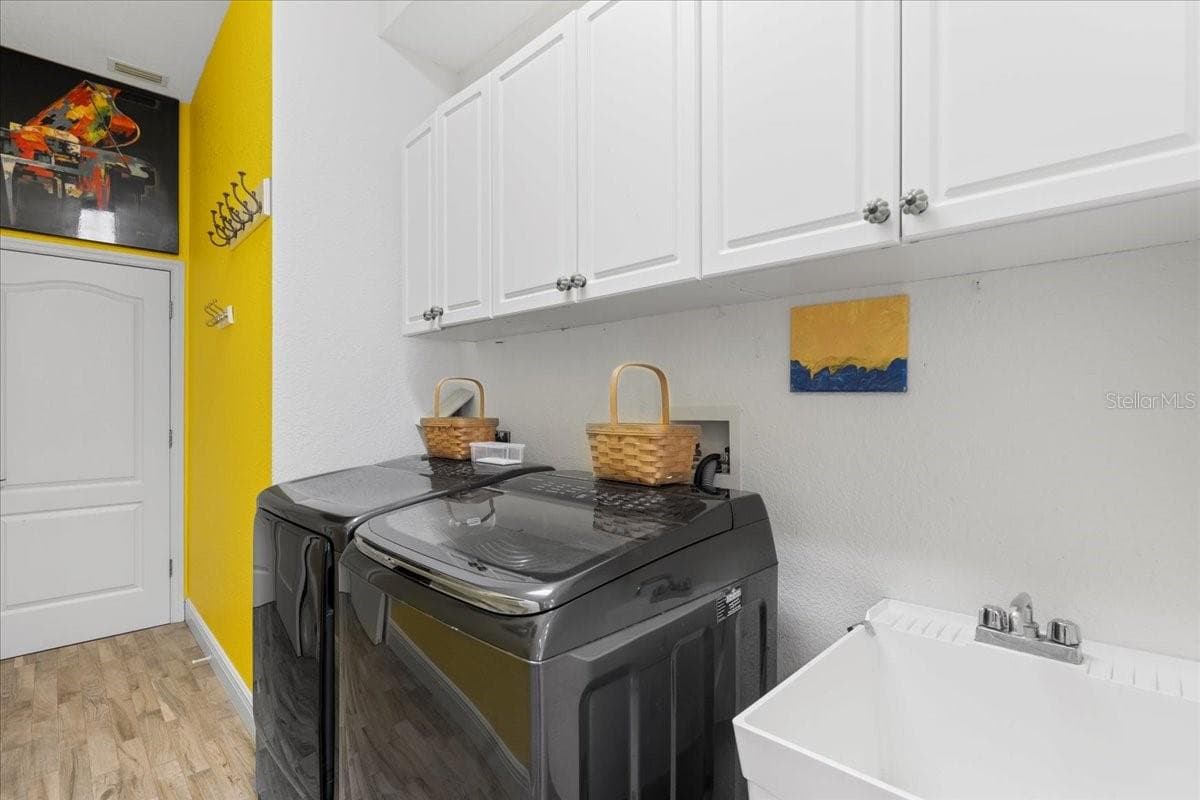 1091 ROTONDA CIRCLE — photo 39 of 54
