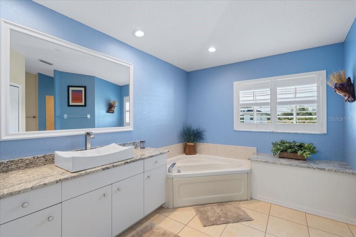 1091 ROTONDA CIRCLE — photo 36 of 54
