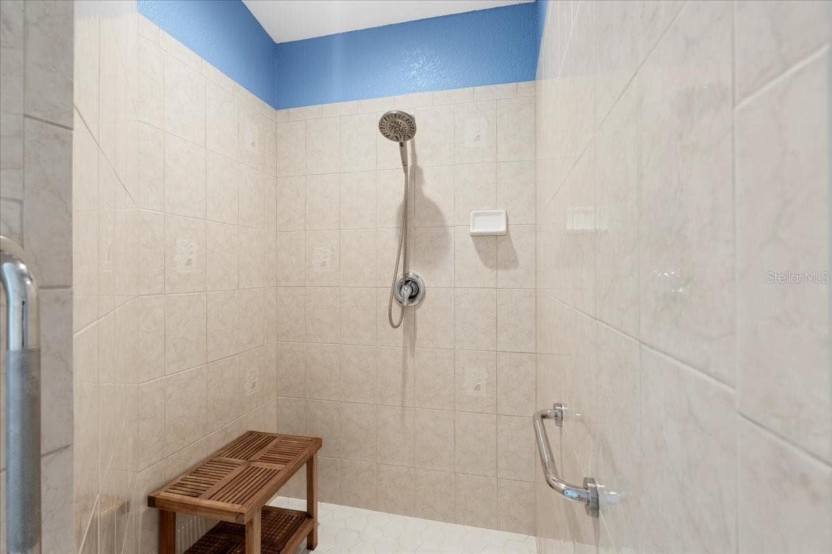1091 ROTONDA CIRCLE — photo 38 of 54