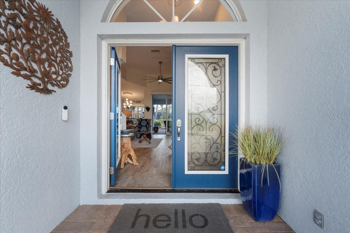 1091 ROTONDA CIRCLE — photo 6 of 54