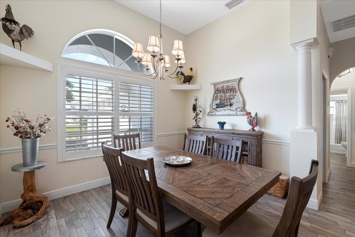 1091 ROTONDA CIRCLE — photo 10 of 54