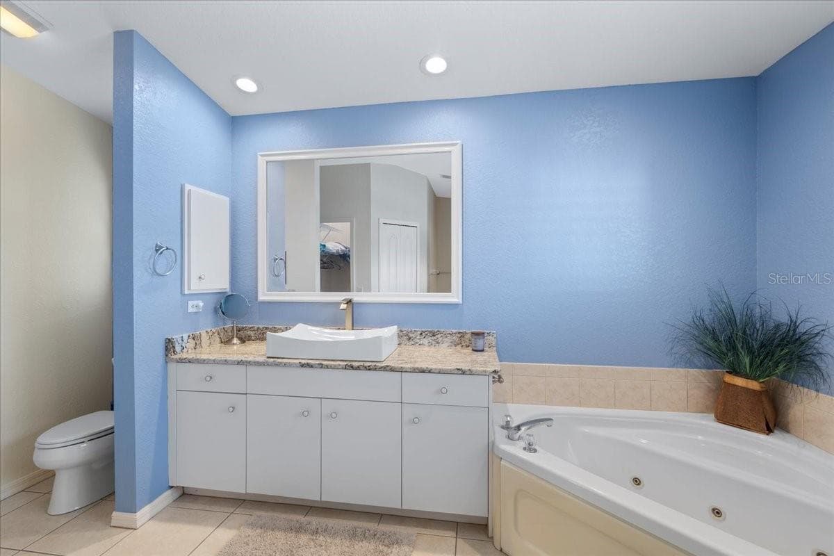 1091 ROTONDA CIRCLE — photo 37 of 54