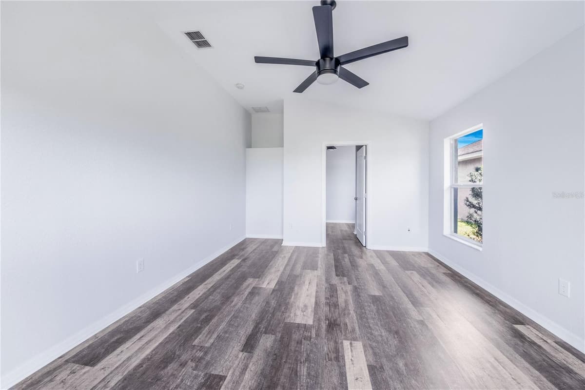 4099 ISLAND LAKES DRIVE — photo 14 of 37