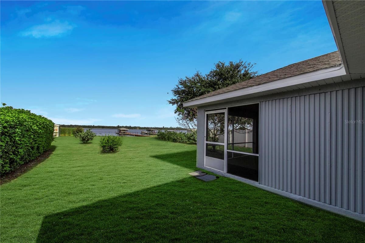 4099 ISLAND LAKES DRIVE — photo 3 of 37