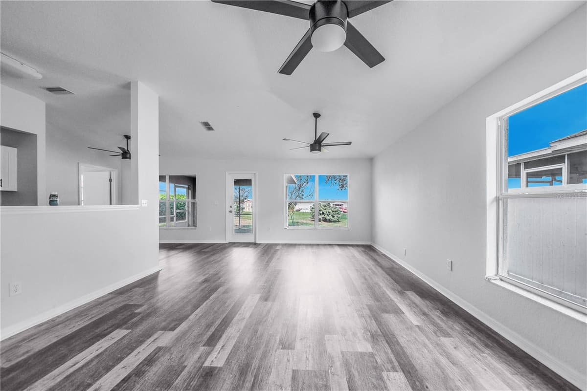 4099 ISLAND LAKES DRIVE — photo 24 of 37