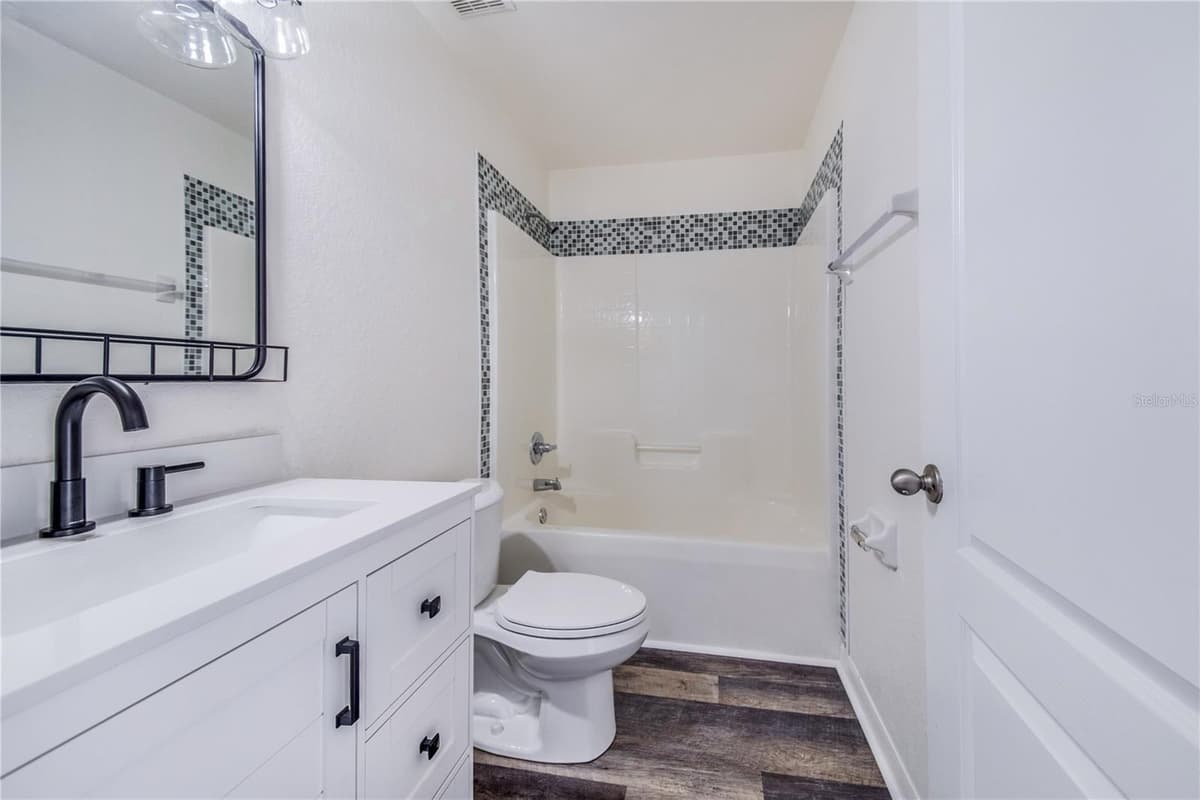 4099 ISLAND LAKES DRIVE — photo 30 of 37